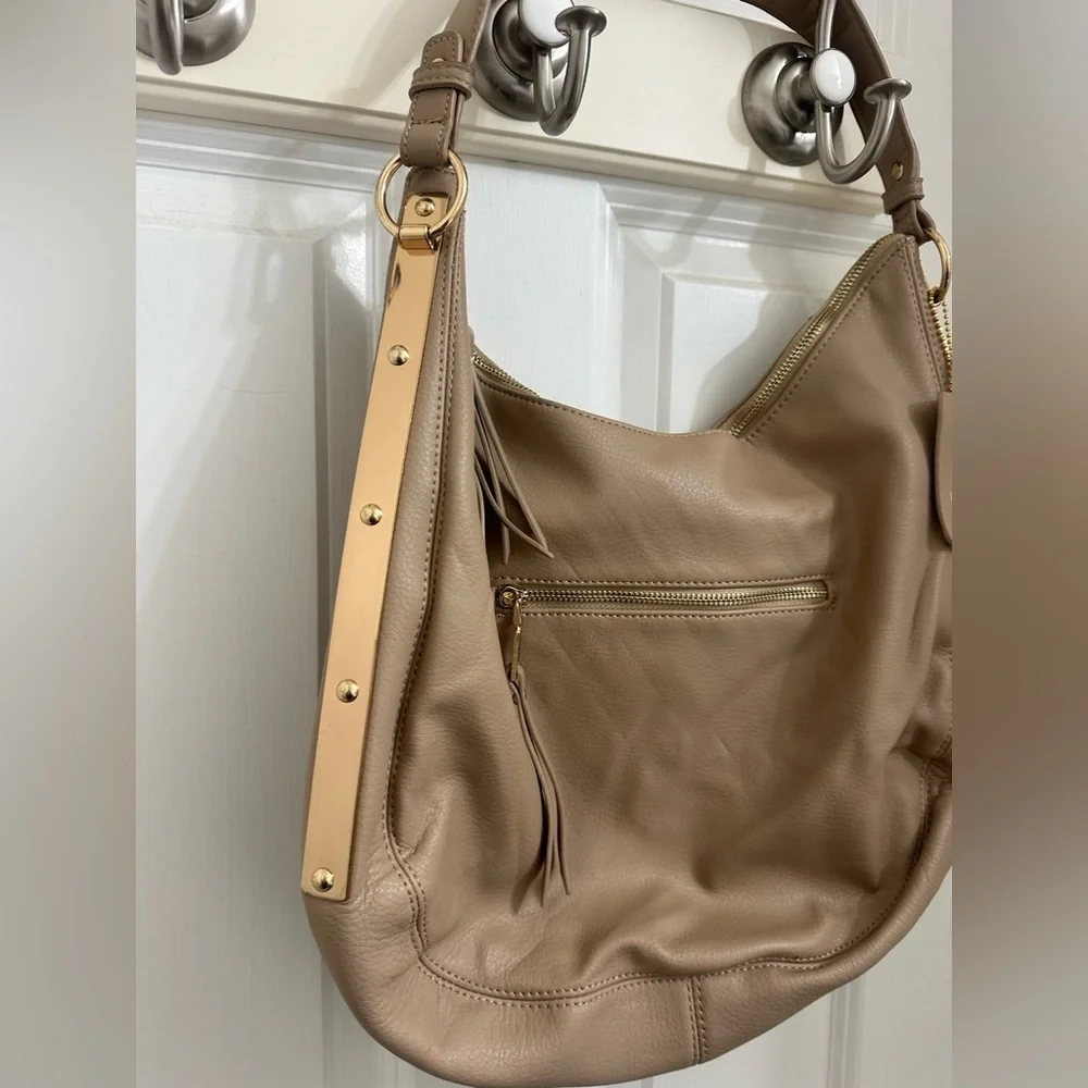 MMS Design Studio chic versatile